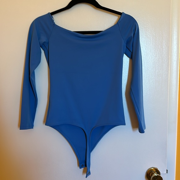 NWT Express Body Contour High Compression
Off The Shoulder Bodysuit Size Small - Picture 6 of 11